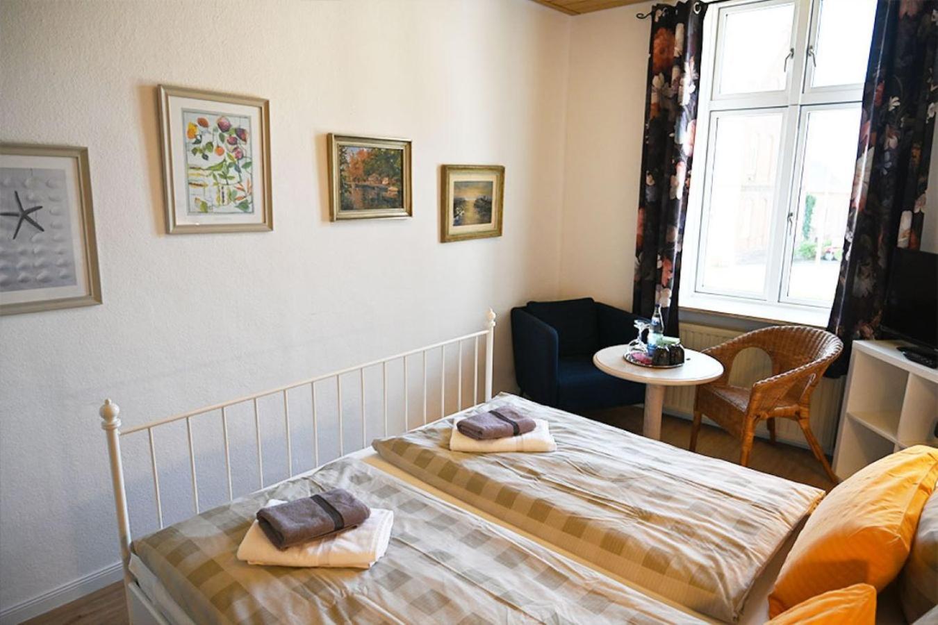 Nordfriesisches Haus Hotel Tönning Екстериор снимка